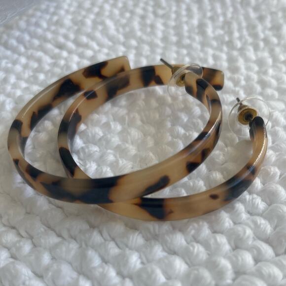 Taolei Designs Tortoise Shell Lightweight Hoop Earrings NEW - Picture 5 of 5